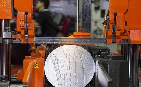 锦江立式金属带锯床切削出现跑带故障解决方法！